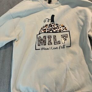 Gildan Cream Graphic Sweatshirt